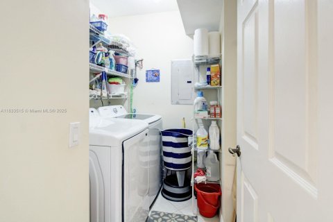 Купить кондоминиум в Санрайз, Флорида 2 спальни, 104.98м2, № 1821770 - фото 14