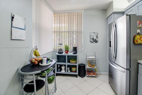 Купить кондоминиум в Санрайз, Флорида 2 спальни, 104.98м2, № 1821770 - фото 7