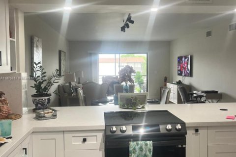Condominio en alquiler en Tamarac, Florida, 2 dormitorios, 117.99 m2 № 1926567 - foto 6