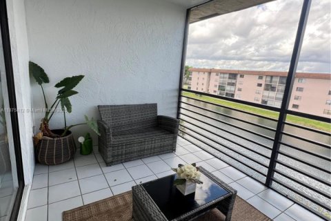 Condominio en alquiler en Tamarac, Florida, 2 dormitorios, 117.99 m2 № 1926567 - foto 26