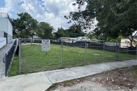 Land in Miami, Florida № 1892525 - photo 3
