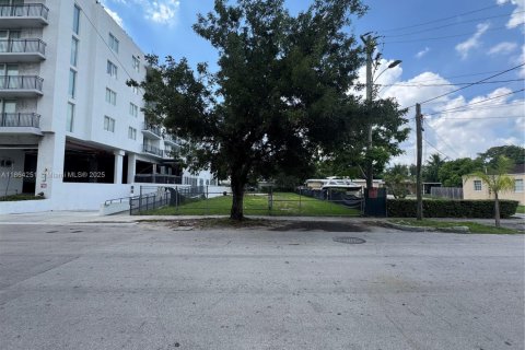 Land in Miami, Florida № 1892525 - photo 2