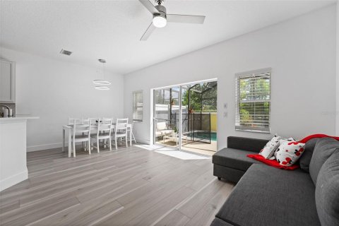 Townhouse in Kissimmee, Florida 4 bedrooms, 124.49 sq.m. № 1626318 - photo 5