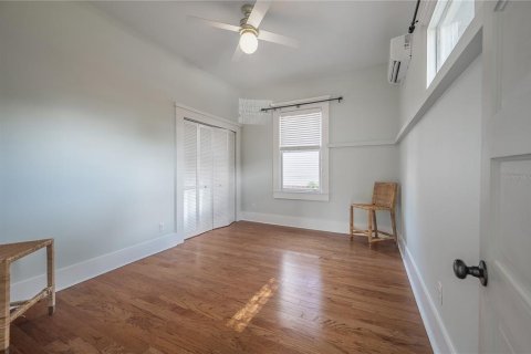 Villa ou maison à louer à Tampa, Floride: 3 chambres, 223.89 m2 № 2151132 - photo 30