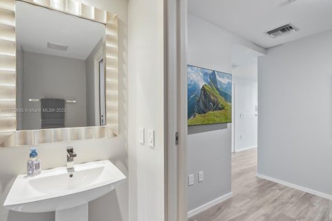 Купить кондоминиум в Майами, Флорида 2 спальни, 103.96м2, № 1926618 - фото 19