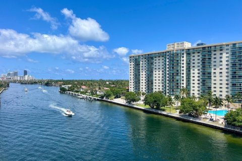 Condo à Sunny Isles Beach, Floride, 1 chambre  № 2073718