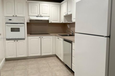 Copropriété à vendre à Sunny Isles Beach, Floride: 1 chambre, 93.37 m2 № 2073718 - photo 4
