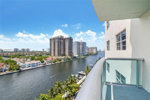 Copropriété à vendre à Sunny Isles Beach, Floride: 1 chambre, 93.37 m2 № 2073718 - photo 8