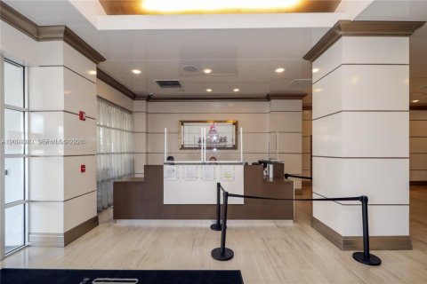Copropriété à vendre à Sunny Isles Beach, Floride: 1 chambre, 93.37 m2 № 2073718 - photo 17