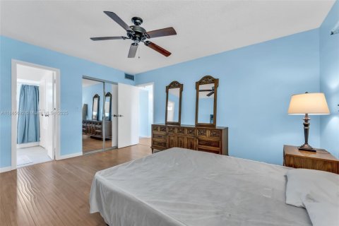 Condominio en alquiler en Lauderdale Lakes, Florida, 1 dormitorio, 63.55 m2 № 2015879 - foto 9