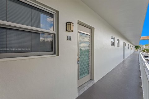 Condominio en alquiler en Lauderdale Lakes, Florida, 1 dormitorio, 63.55 m2 № 2015879 - foto 16