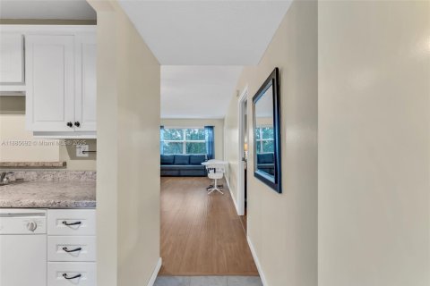 Condominio en alquiler en Lauderdale Lakes, Florida, 1 dormitorio, 63.55 m2 № 2015879 - foto 5