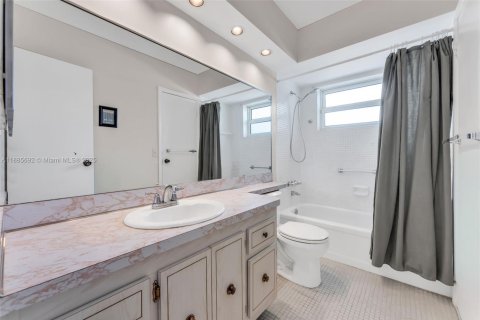 Condominio en alquiler en Lauderdale Lakes, Florida, 1 dormitorio, 63.55 m2 № 2015879 - foto 10