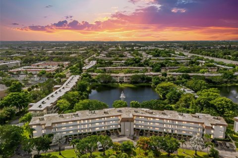 Condominio en alquiler en Lauderdale Lakes, Florida, 1 dormitorio, 63.55 m2 № 2015879 - foto 13