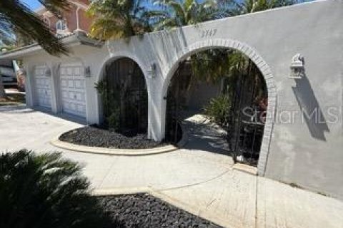 Casa en venta en New Port Richey, Florida, 3 dormitorios, 148.46 m2 № 1592605 - foto 2