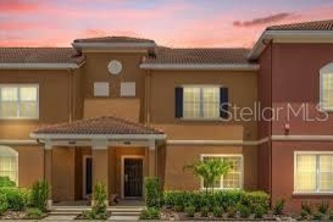 Adosado en Kissimmee, Florida 4 dormitorios, 176.7 m2 № 2095713