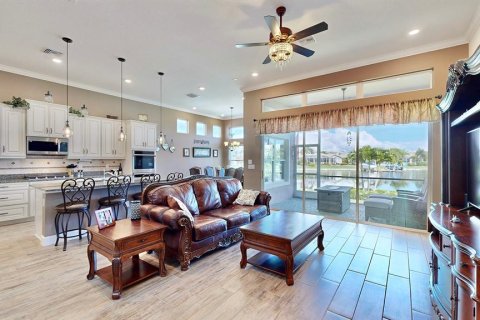 Villa ou maison à vendre à Apollo Beach, Floride: 4 chambres, 283.54 m2 № 1556091 - photo 9