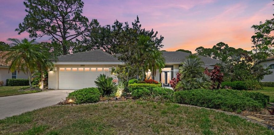 House in Nokomis, Florida 3 bedrooms, 176.89 sq.m. № 1681702