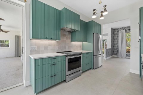 House in Nokomis, Florida 3 bedrooms, 176.89 sq.m. № 1681702 - photo 4