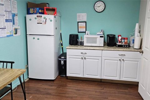 Propiedad comercial en venta en Winter Haven, Florida, 682 m2 № 2199428 - foto 11