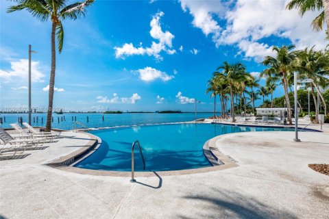 Condo in Miami, Florida, 1 bedroom  № 2087081 - photo 16