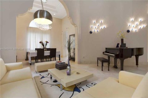 Villa ou maison à louer à Doral, Floride: 5 chambres, 344.02 m2 № 2024207 - photo 3