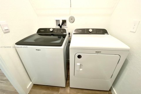 Casa en venta en Jensen Beach, Florida, 4 dormitorios, 169.83 m2 № 2001722 - foto 19