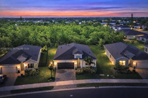 Casa en Jensen Beach, Florida 4 dormitorios, 169.83 m2 № 2001722