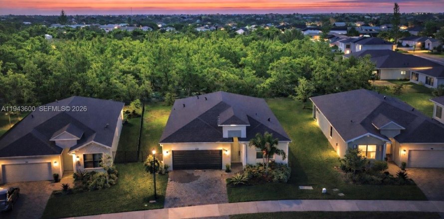 Casa en Jensen Beach, Florida 4 dormitorios, 169.83 m2 № 2001722