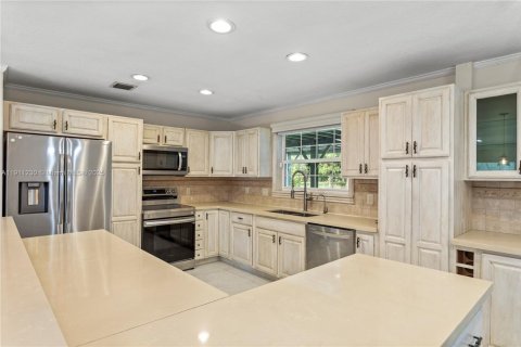 Casa en venta en Davie, Florida, 4 dormitorios, 203.64 m2 № 1968364 - foto 11