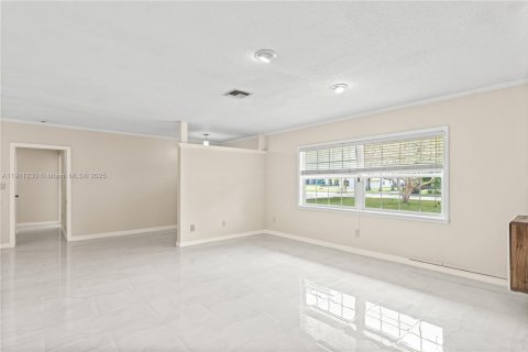 Casa en venta en Davie, Florida, 4 dormitorios, 203.64 m2 № 1968364 - foto 8