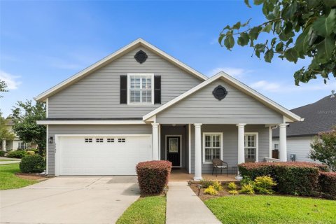 House in Gainesville, Florida 4 bedrooms, 224.17 sq.m. № 1877400 - photo 1