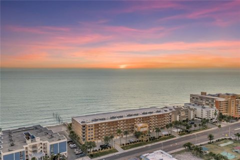 Condo in Redington Beach, Florida, 3 bedrooms № 2106660