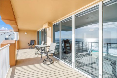 Condo in Redington Beach, Florida, 3 bedrooms  № 2106660 - photo 13
