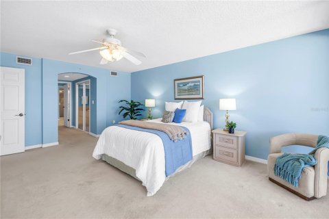 Condo in Redington Beach, Florida, 3 bedrooms  № 2106660 - photo 16