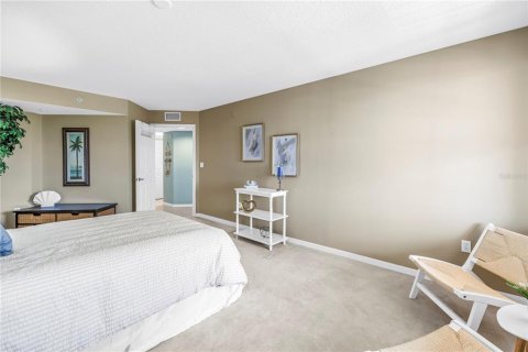 Condo in Redington Beach, Florida, 3 bedrooms  № 2106660 - photo 25