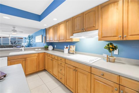Condo in Redington Beach, Florida, 3 bedrooms  № 2106660 - photo 6
