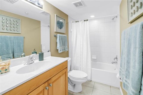Condo in Redington Beach, Florida, 3 bedrooms  № 2106660 - photo 26