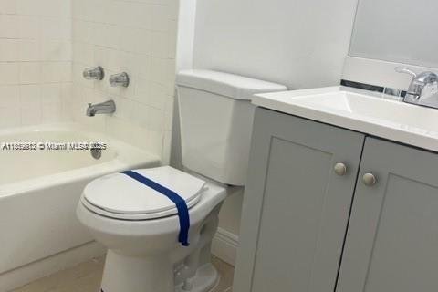 Condominio en venta en Pembroke Pines, Florida, 2 dormitorios, 79.34 m2 № 1958299 - foto 8