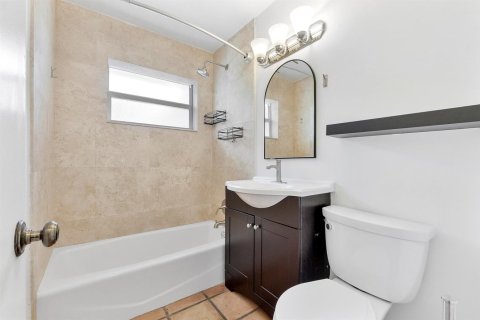 Villa ou maison à vendre à Boca Raton, Floride: 2 chambres, 123.56 m2 № 2431327 - photo 18