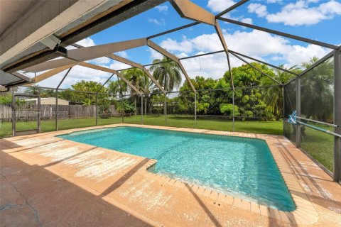 House in Homestead, Florida 3 bedrooms, 150.59 sq.m. № 1775180 - photo 28