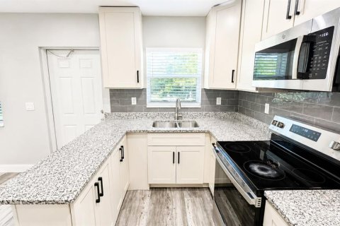 Apartment in Sarasota, Florida 2 bedrooms, 103.59 sq.m. № 2228218 - photo 6
