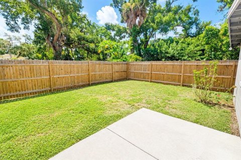 Apartment in Sarasota, Florida 2 bedrooms, 103.59 sq.m. № 2228218 - photo 21