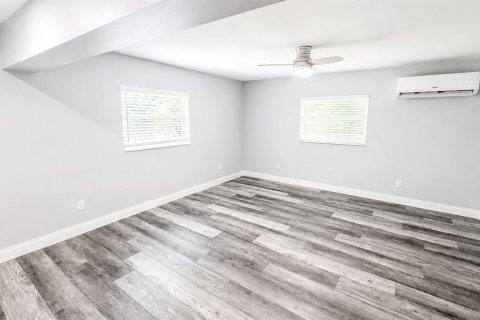 Apartment in Sarasota, Florida 2 bedrooms, 103.59 sq.m. № 2228218 - photo 8