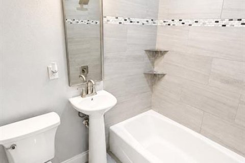 Apartment in Sarasota, Florida 2 bedrooms, 103.59 sq.m. № 2228218 - photo 18