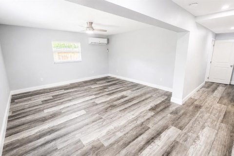Apartment in Sarasota, Florida 2 bedrooms, 103.59 sq.m. № 2228218 - photo 10