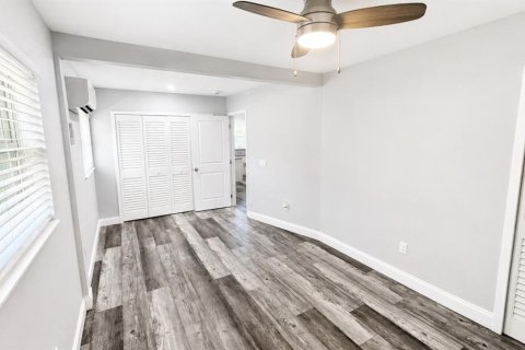Apartment in Sarasota, Florida 2 bedrooms, 103.59 sq.m. № 2228218 - photo 15