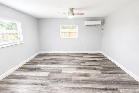 Apartment in Sarasota, Florida 2 bedrooms, 103.59 sq.m. № 2228218 - photo 11