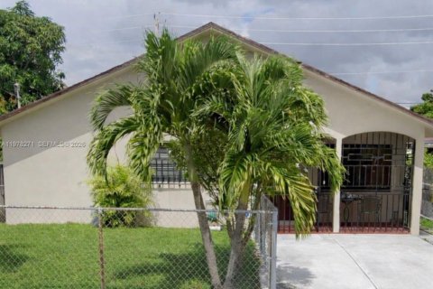 Дом в Майами, Флорида 3 спальни, 219.16м2 № 2042600