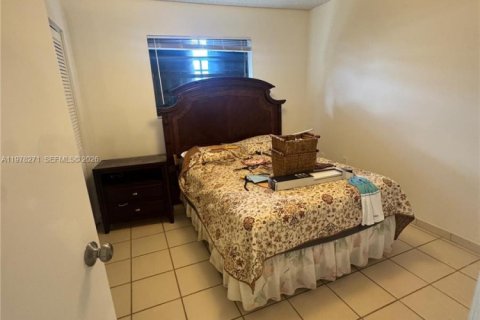 Снять в аренду виллу или дом в Майами, Флорида 3 спальни, 219.16м2, № 2042600 - фото 10